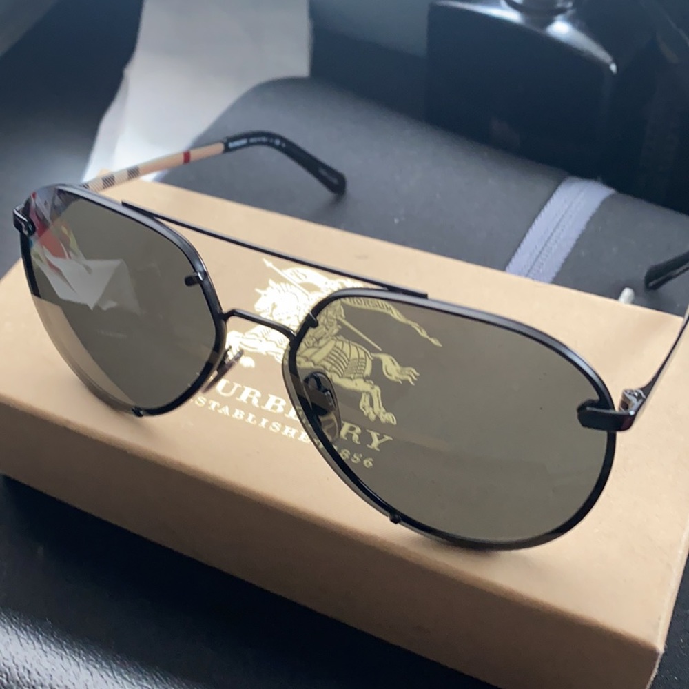 Burberry Sunglasses - Picture 2 of 3